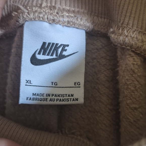 Nike Men's Beige Joggers - Picture 3 of 4